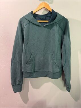 Lululemon loungeful cropped hoodie